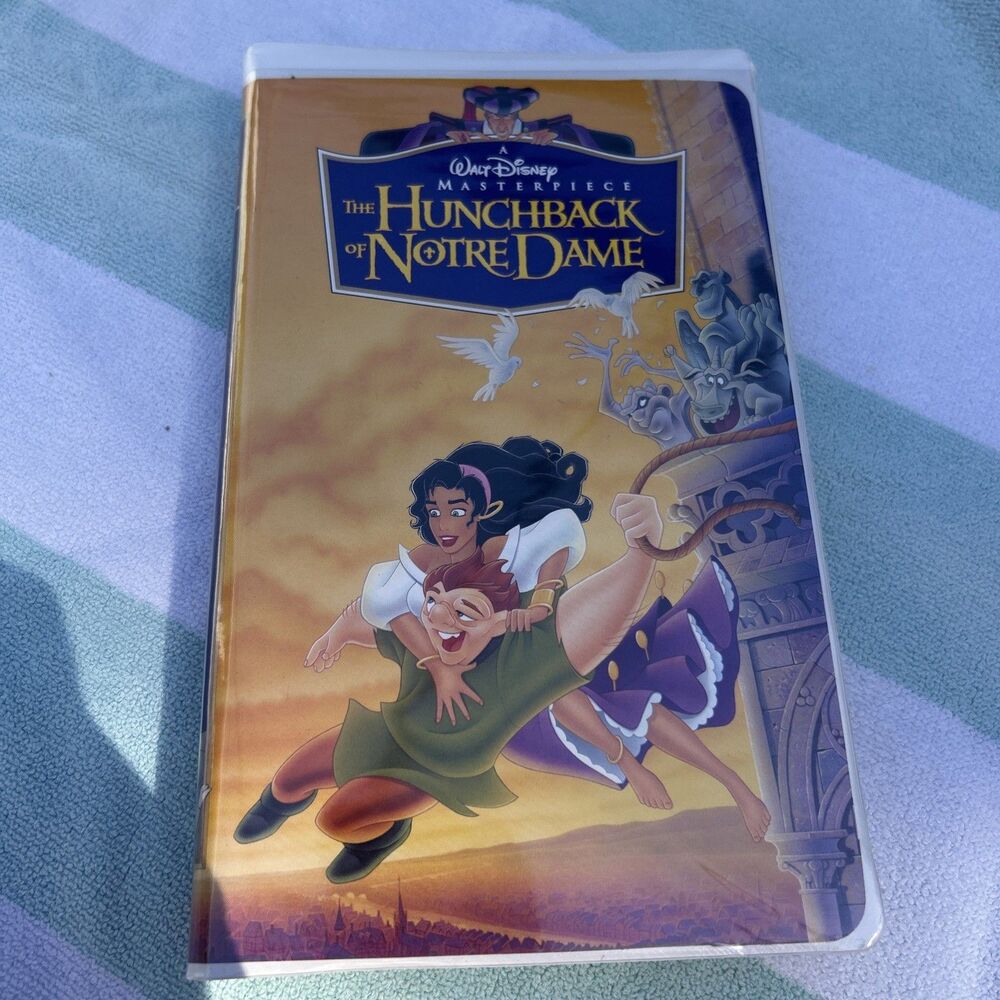 Disney Hunchback of Notre Dame VHS Tape Masterpiece Edition Clamshell